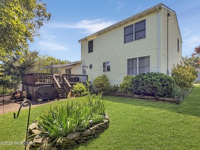Discover this charming 4-bed, 2.5-bath colonial perfectly - photo 4