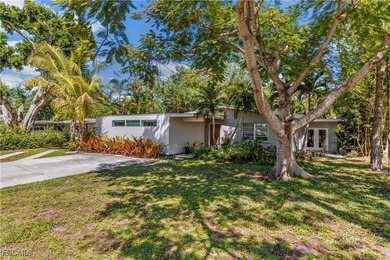 Caloosahatchee River Home Sale Pending in Fort Myers Florida