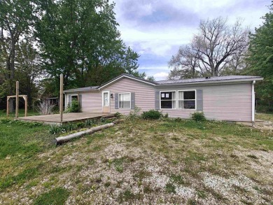 Lake Home For Sale in Leesburg, Indiana