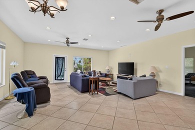 3 Bedroom 2 1/2 bath single family home. Vaulted ceilings - photo 17