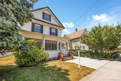 Welcome to this beautifully well maintained, charming and full - photo 3
