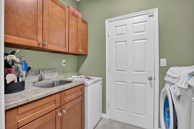 3 Bedroom 2 1/2 bath single family home. Vaulted ceilings - photo 23