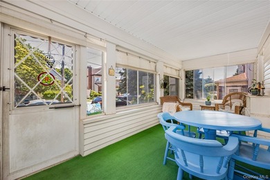 Welcome to this beautifully well maintained, charming and full - photo 4