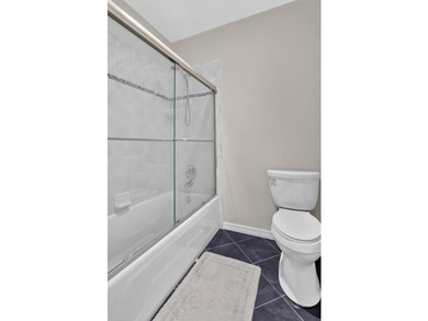 3 Bedroom 2 1/2 bath single family home. Vaulted ceilings - photo 32