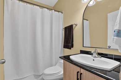 3 Bedroom 2 1/2 bath single family home. Vaulted ceilings - photo 36