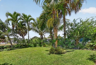 3 Bedroom 2 1/2 bath single family home. Vaulted ceilings - photo 50