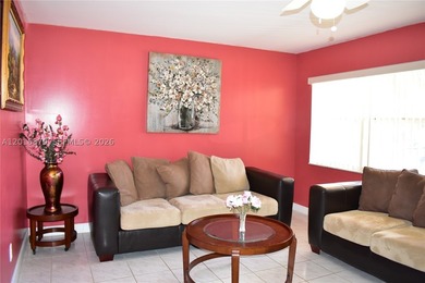 Very nicely kept condominium next to one of the swimming pools - photo 3