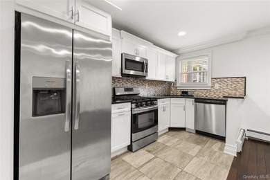 Enjoy waterfront living in this beautifully renovated - photo 2