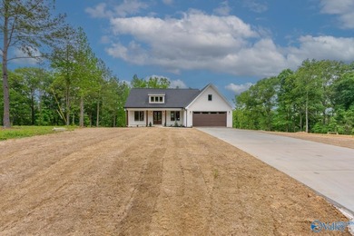A truly rare opportunity to own a brand-new 3-bed, 2.5-bath - photo 3