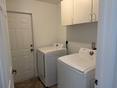 This is a perfect location for a commuter or a family that wants - photo 17