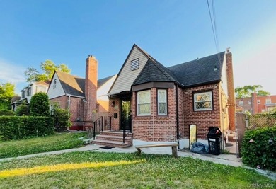 Four-bedroom, 1.5-bath brick Colonial in a prime location just - photo 1