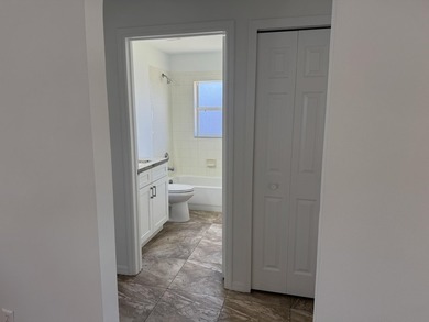 This is a perfect location for a commuter or a family that wants - photo 26