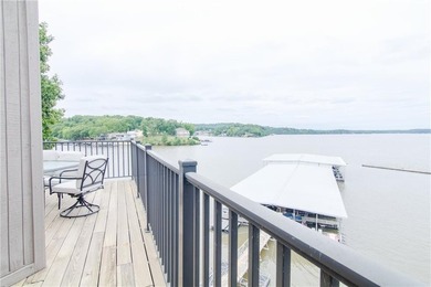 Welcome to lake life at its BEST! This absolutely gorgeous - photo 28