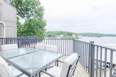 Welcome to lake life at its BEST! This absolutely gorgeous - photo 31
