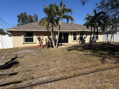 This is a perfect location for a commuter or a family that wants - photo 31