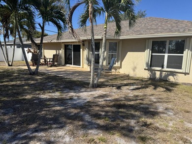 This is a perfect location for a commuter or a family that wants - photo 38