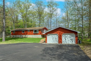 Lotus Lake - This impressive 4 bedroom, 2 bath home boasts over - photo 2