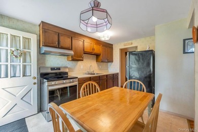 Rare and incredibly unique expanded oversized Colonial offering - photo 17