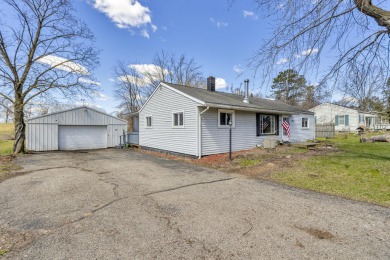 (private lake, pond, creek) Home For Sale in Jackson Michigan