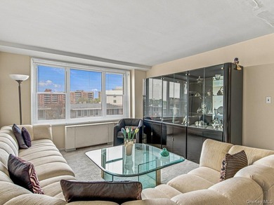 Bright and beautifully updated 2-bedroom move-in ready co-op in - photo 2