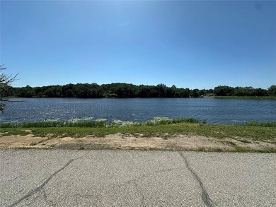 Tarsney Lake house on 4 lots! Cash only as this is more like a - photo 6