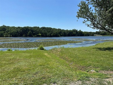 Tarsney Lake house on 4 lots! Cash only as this is more like a - photo 8