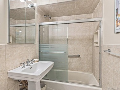 Bright and beautifully updated 2-bedroom move-in ready co-op in - photo 9