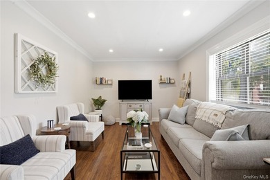 Move right in to this beautifully updated, meticulously finished - photo 1