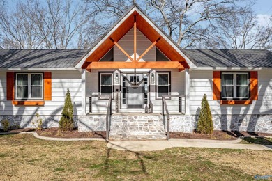 Waterfront living at its best! This newly renovated one-story - photo 1