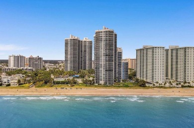 Beautifully Renovated wrap-around condo features 3BR, 2.5BA with - photo 38
