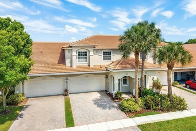 3 BD | 2.5 BA lakefront home in Addison Lakes offering a - photo 1