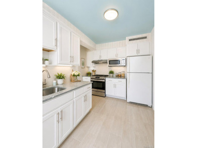 Welcome to this wonderful Junior 4 home that offers 2 bedrooms - photo 4