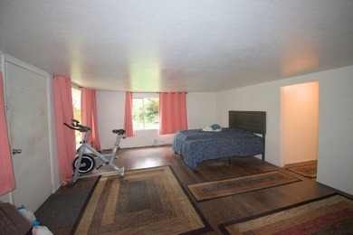 Charming 1953 Bungalow on a Private, Fully Fenced 0.34-Acre Lot - photo 4