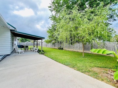 Nice, 3 Bedroom / 2 Bath House & 20ft x 25ft Detached Garage on - photo 15