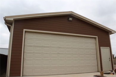 This beautiful custom-built 3-bedroom, 2.5-bath brick home sits - photo 19