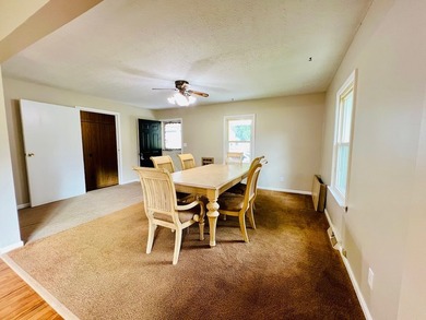 Nice, 3 Bedroom / 2 Bath House & 20ft x 25ft Detached Garage on - photo 21