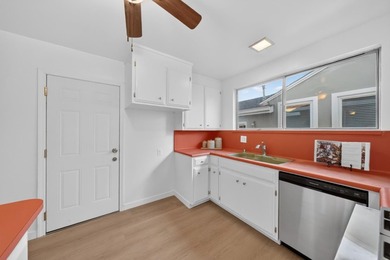Welcome to this spacious 4-bedroom, 2-bathroom home offering 1 - photo 28