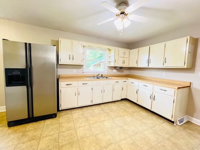 Nice, 3 Bedroom / 2 Bath House & 20ft x 25ft Detached Garage on - photo 30