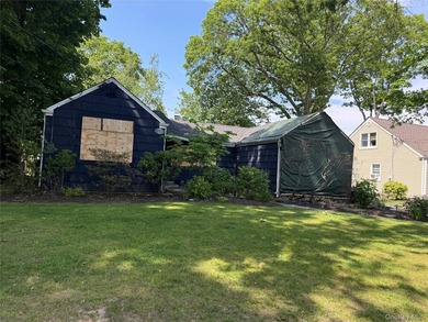Attention investors and contractors!! Property sustained - photo 1