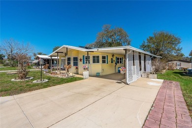 One or more photo(s) has been virtually staged. Florida living - photo 3