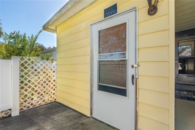 One or more photo(s) has been virtually staged. Florida living - photo 6