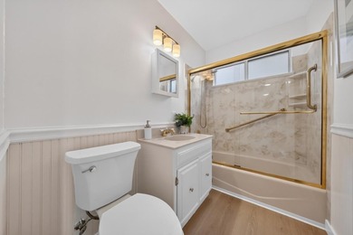 Welcome to this spacious 4-bedroom, 2-bathroom home offering 1 - photo 48