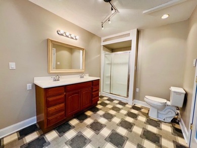 Nice, 3 Bedroom / 2 Bath House & 20ft x 25ft Detached Garage on - photo 48