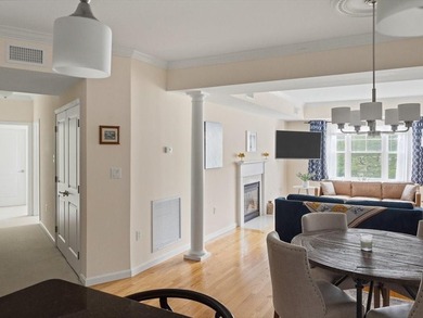 Experience luxury living in this beautifully appointed 2-bedroom - photo 7