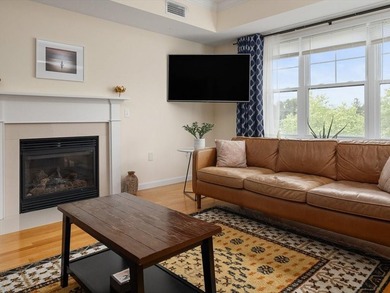 Experience luxury living in this beautifully appointed 2-bedroom - photo 8