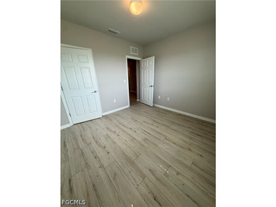 Picture-Perfect Updates!! PRICE IMPROVEMENT! Come see this - photo 4