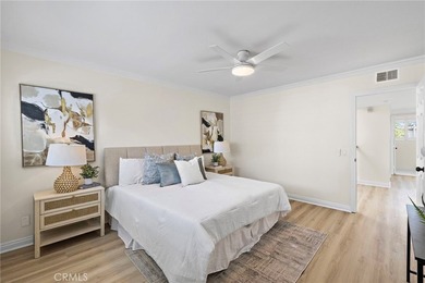 There is an effortless rhythm to this Huntington Beach residence - photo 10
