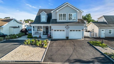 Custom-Built Expansive 4 Bedroom lives like 5, 2.5 Bath - photo 4