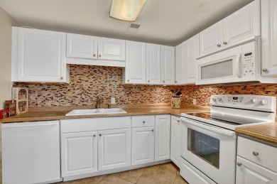 Lake Condo For Sale in Boca Raton, Florida