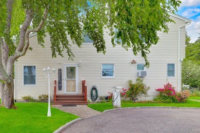 Move in condition Beautifully updated Energy Efficient home! - photo 3